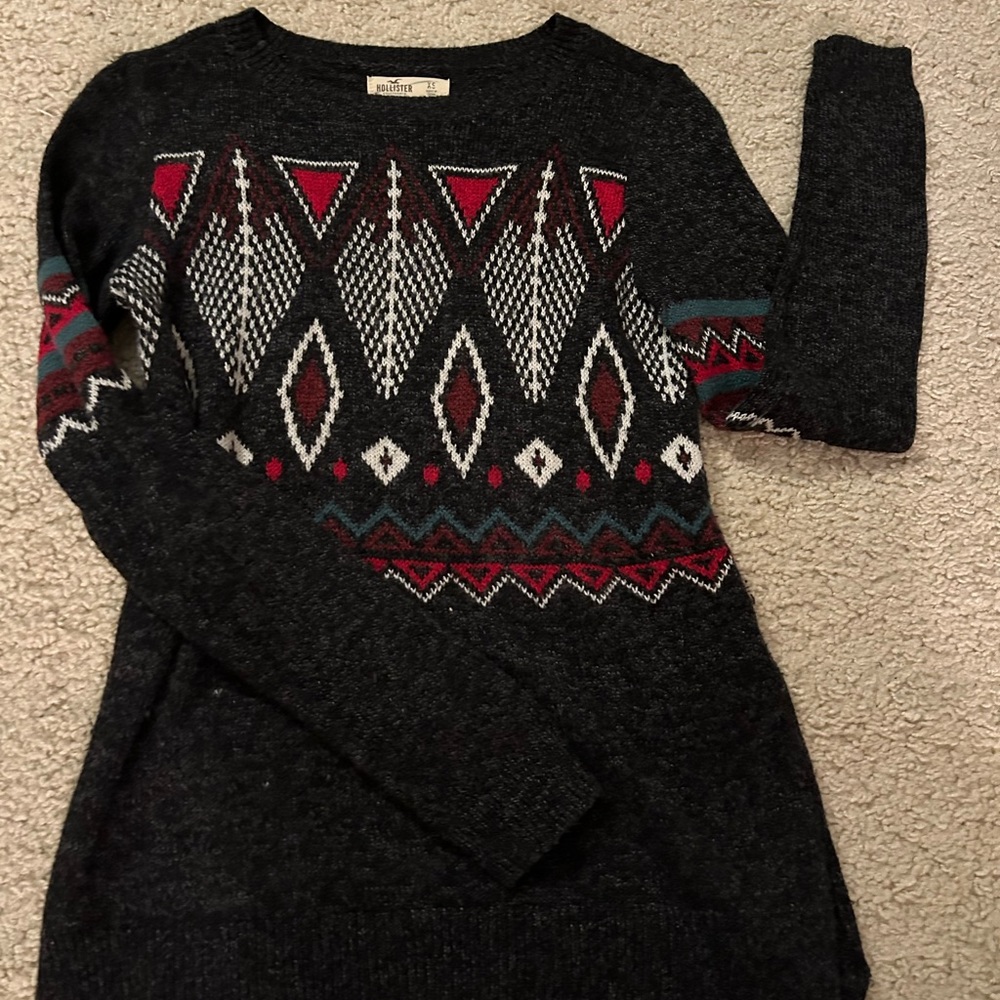 Hollister Junior’s/Women’s size XS patterned sweater